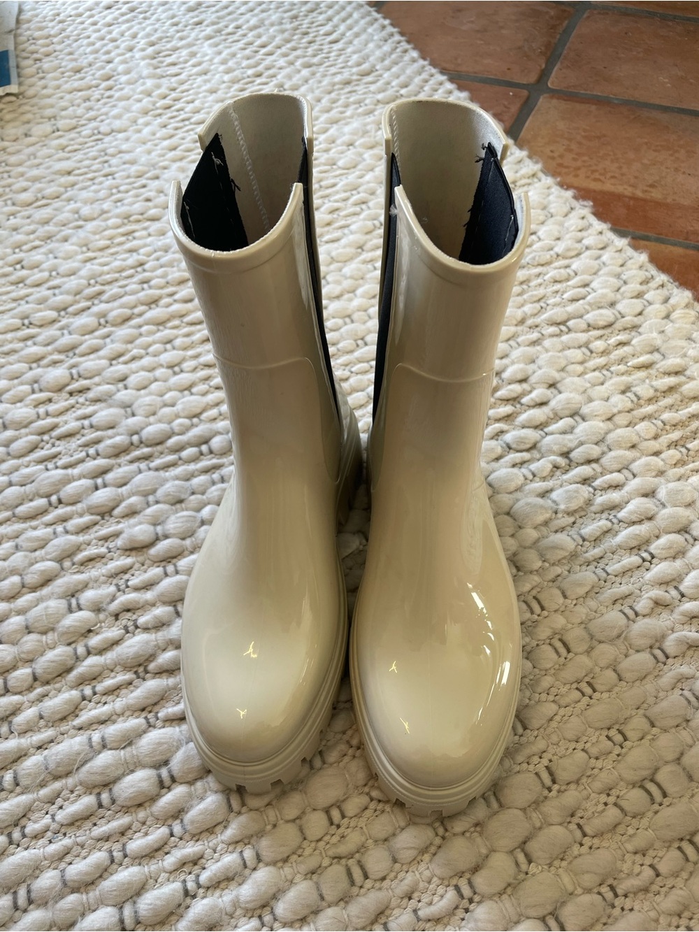 Women’s Cream Glossy Rain Boots